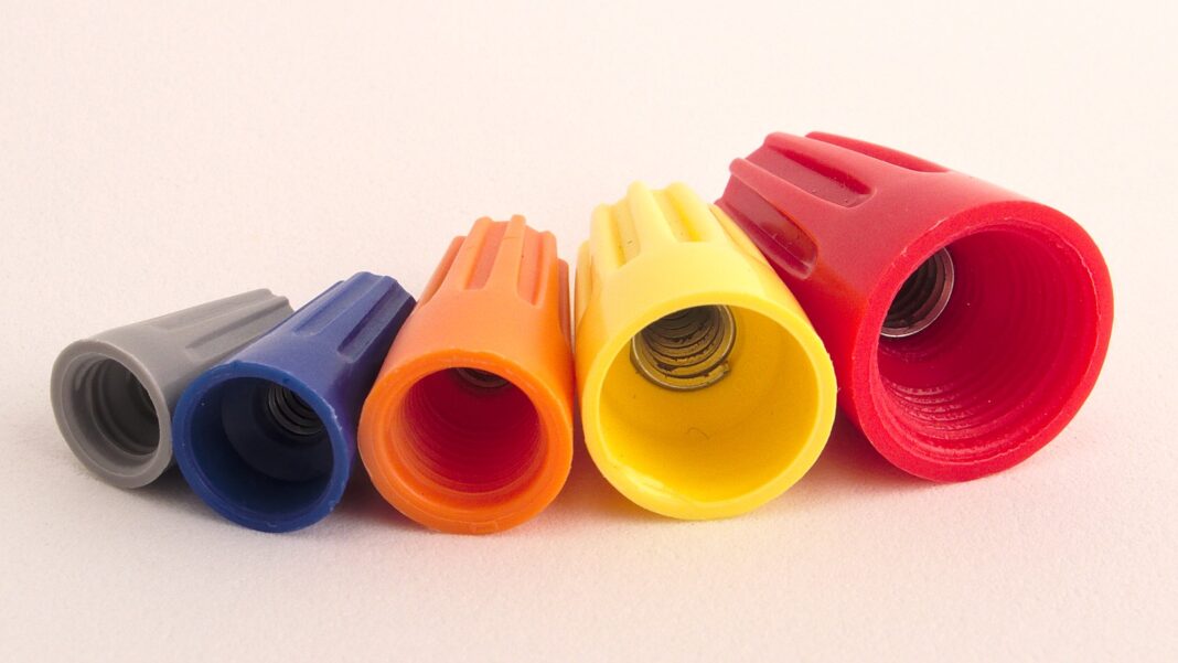 Metal or Plastic Pipe Caps: Choosing the Right Protection Plastic Pipe Caps