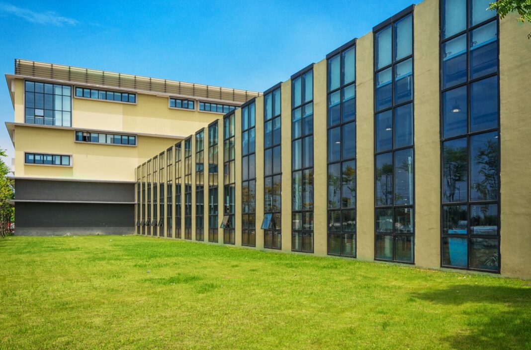 Top Curb Appeal Hacks to Enhance Your Commercial Property Curb Appeal